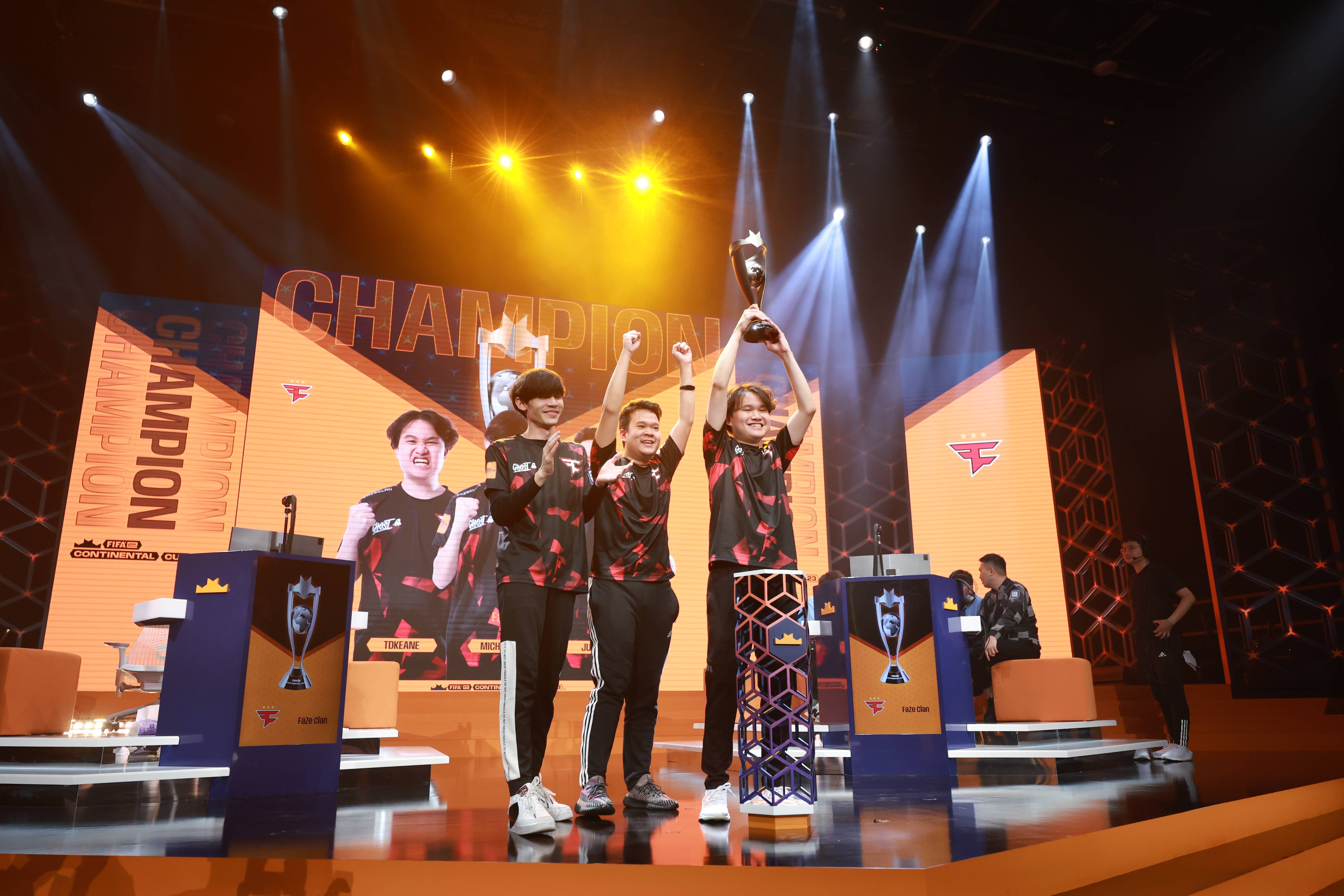 球星爆发！FIFA电竞赛场再现神级操作