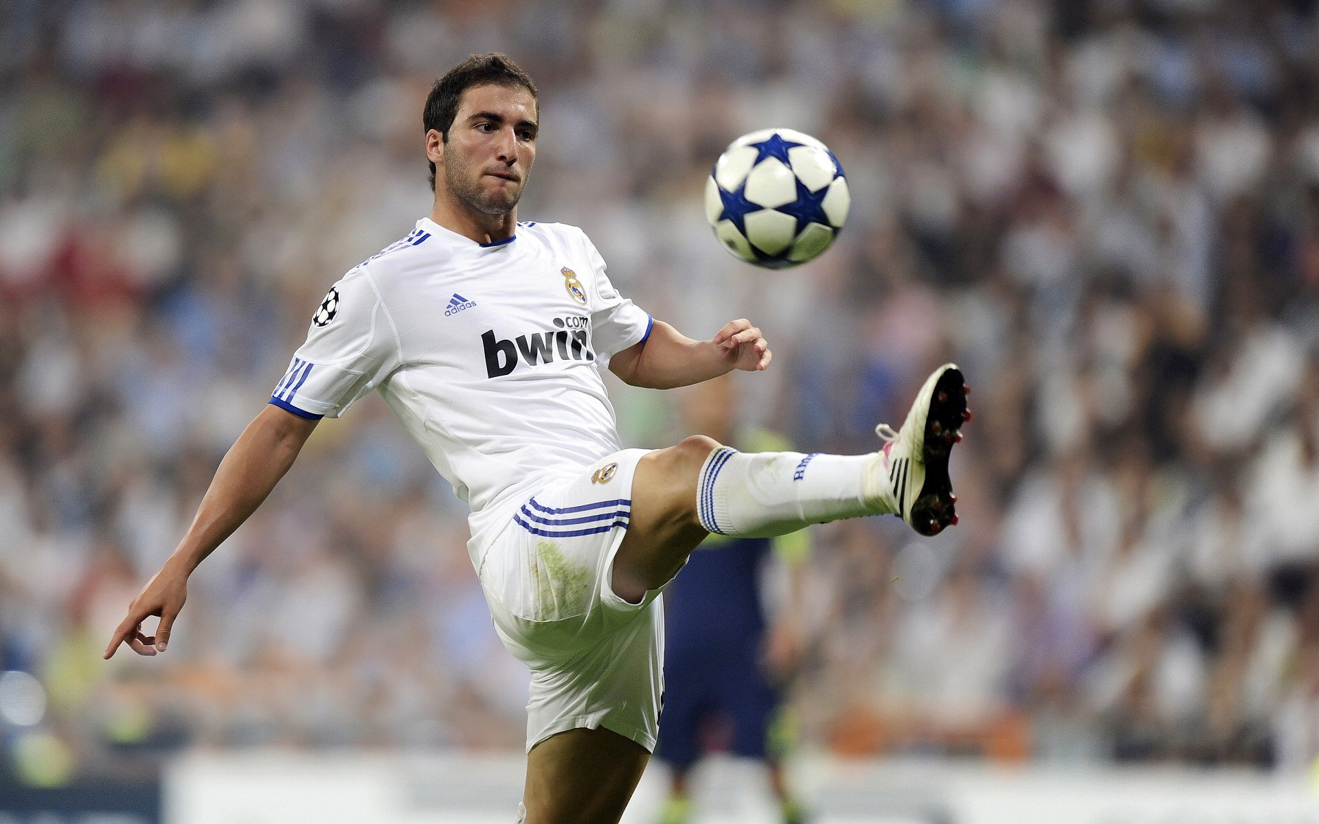 神奇之夜！霍勒迪爆砍45分，压哨隔扣终结快船连胜