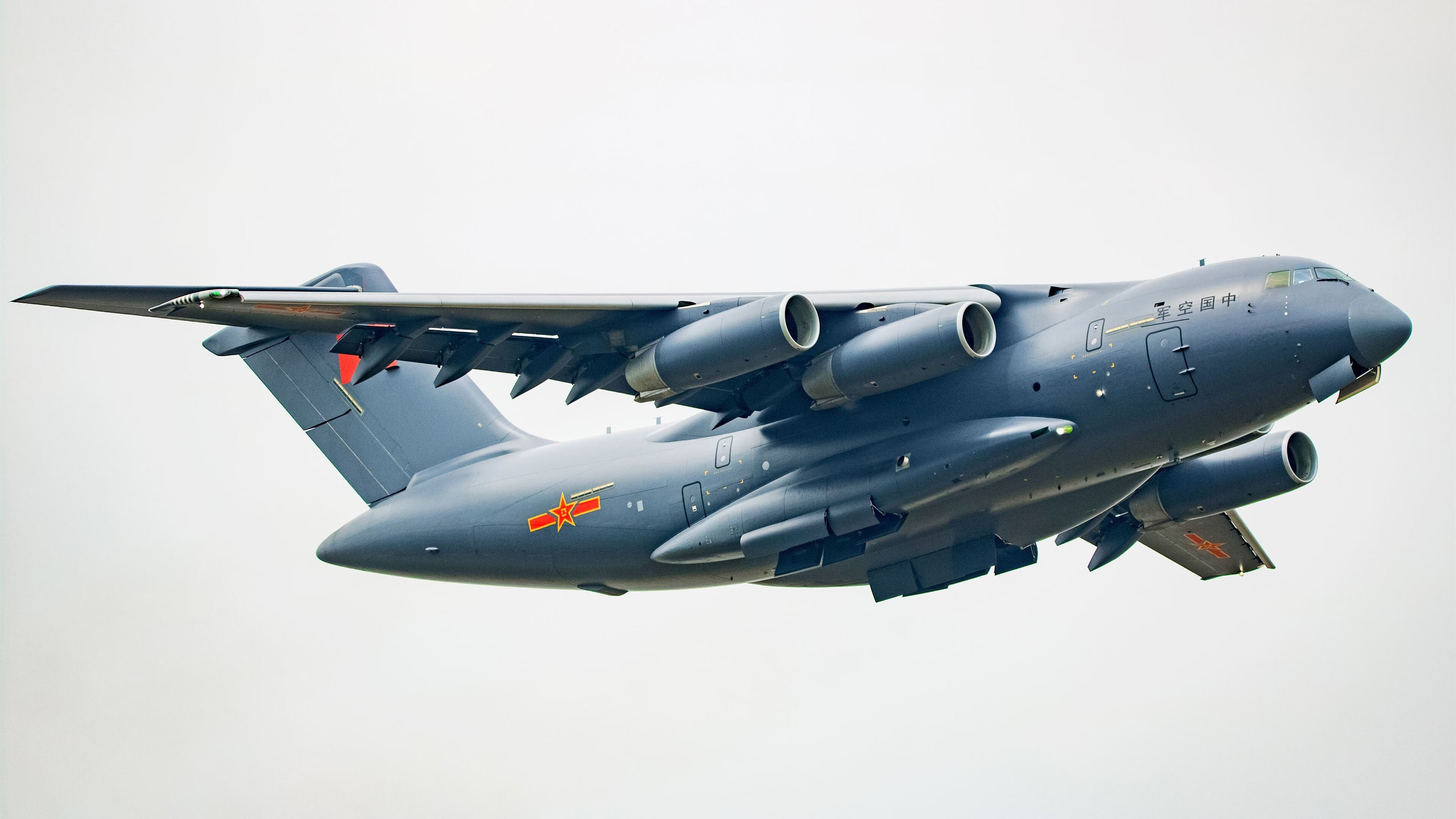 布克空砍39分难敌铁壁，深圳团队防守织网锁死开拓者