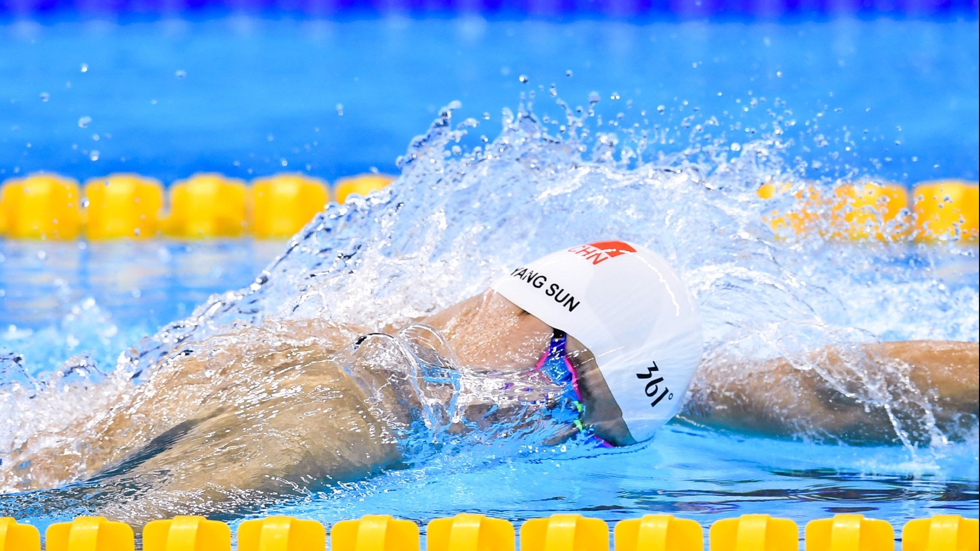 沉默杀器，当霍勒迪用实干回应太阳的星光