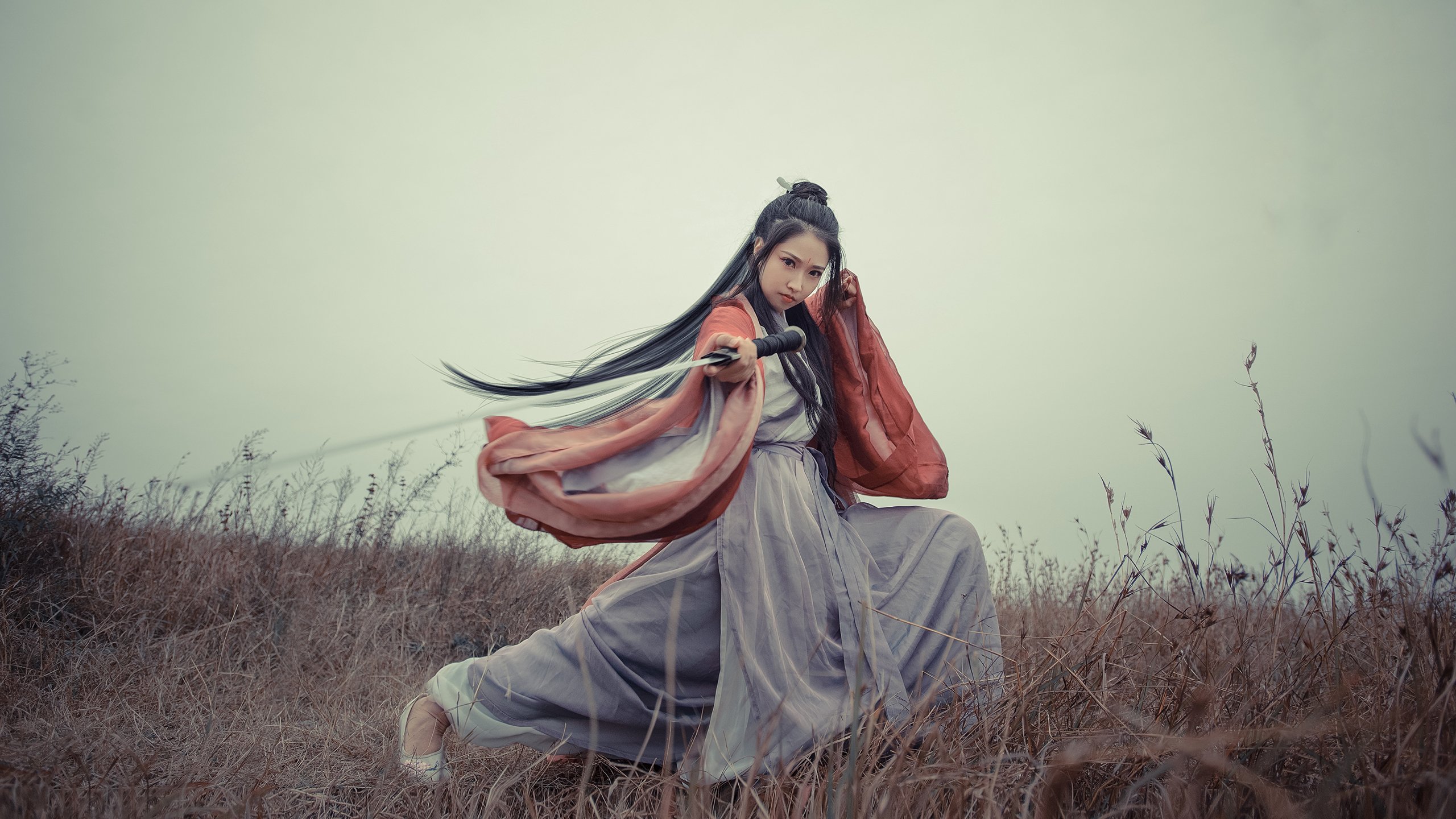 双线叙事，布鲁诺的救赎与希腊的战术压制