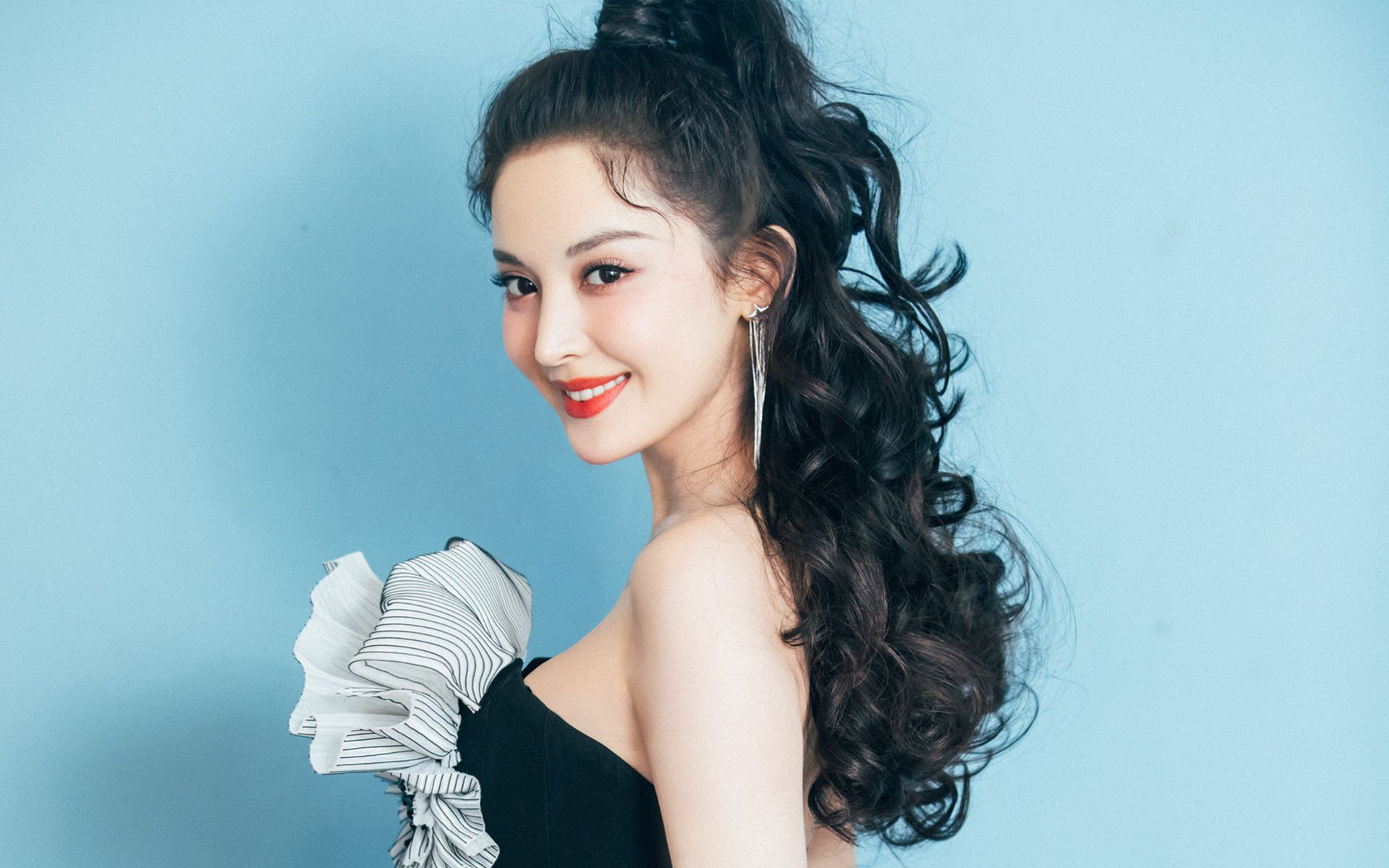 绿茵双面镜，意甲天王山与智利绝境逢生