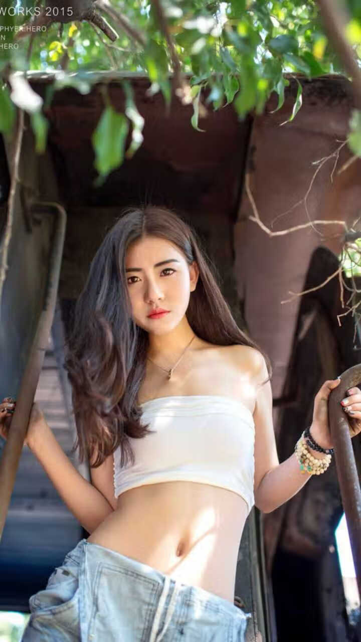 基于这个思路,我先为你扩展思维,拟出几个不同侧重点的文章标题,然后选择最精彩的一个,撰写一篇完整的文章