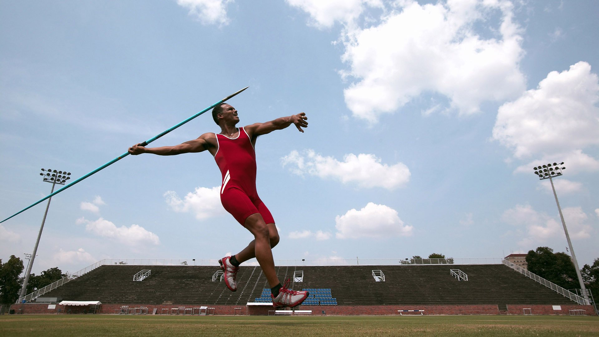 唯一的中场图腾,当秘鲁的美洲豹撕碎郁金香,布罗佐维奇用一脚定义了G组的唯一秩序